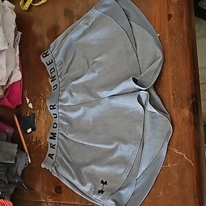 Ladies medium under Armour shorts